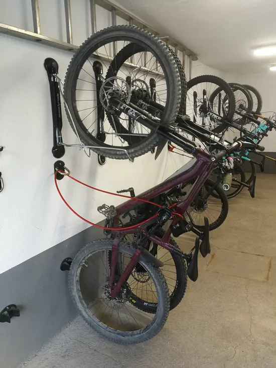 09_bike_garage.jpg